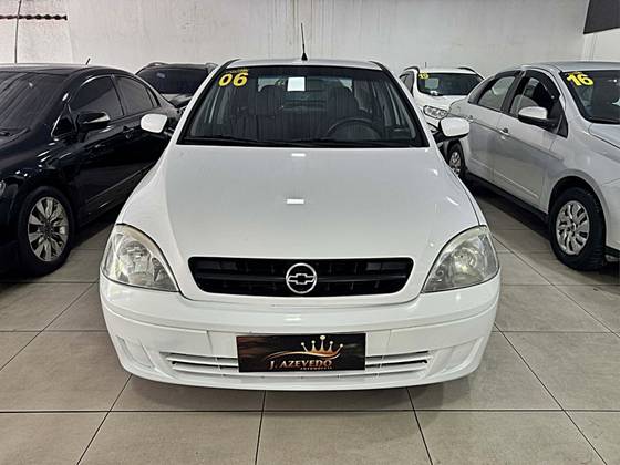 CHEVROLET CORSA 1.8 MPFI MAXX SEDAN 8V FLEX 4P MANUAL